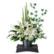 北海道札幌市南区ｆｌｏｒｉｓｔ　ＦＵ−ＳＹＡの花　アレンジメント （お供え）（供花台＜中＞付き）